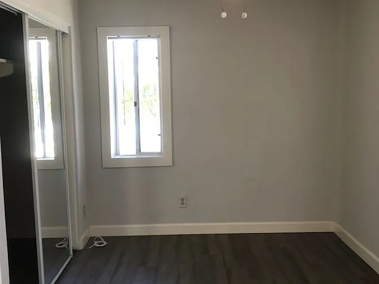 725 1/2 Ensenada Ct — Photo 6