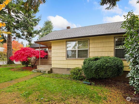 3rd image of 1521 Manor Lane