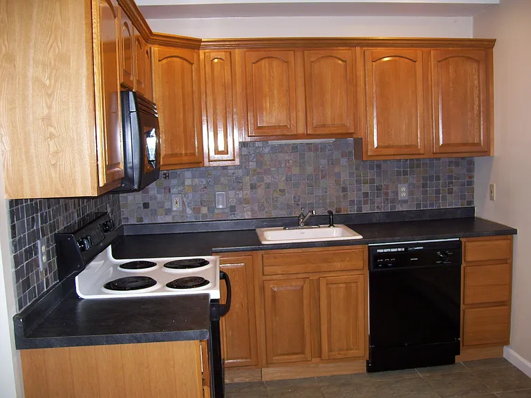 197 Utica St #B — Photo 7