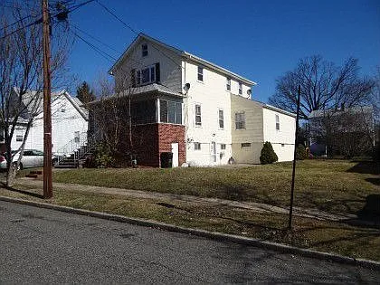 2840 Verona Ave photo 1