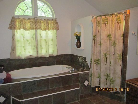 5th image of 1103 Sherwood Forest Dr