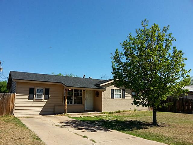 1st image of 3026 Bennett Dr