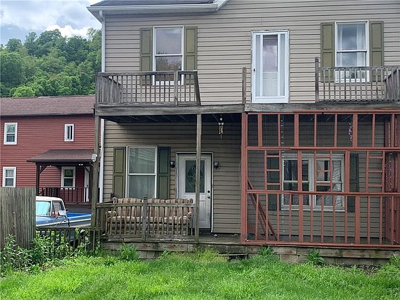 4th image of 305 1st Ave