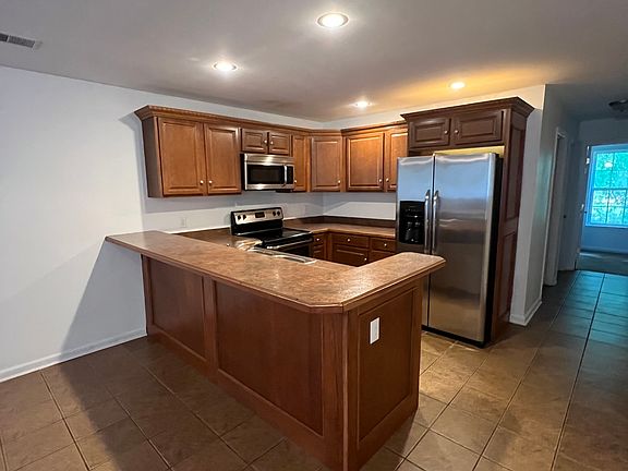 4th image of 732 Whitney Ave #A