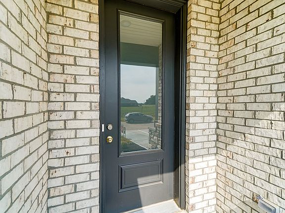 5th image of 3955 Lukas Ln
