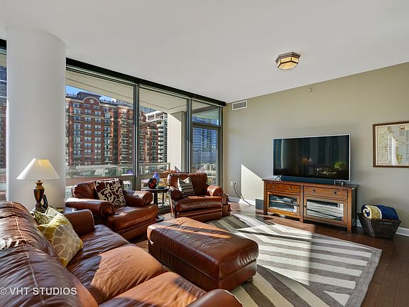3rd image of 1235 S Prairie Ave APT 605