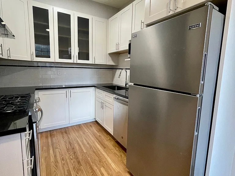 2070 Fell St #8 — Photo 2