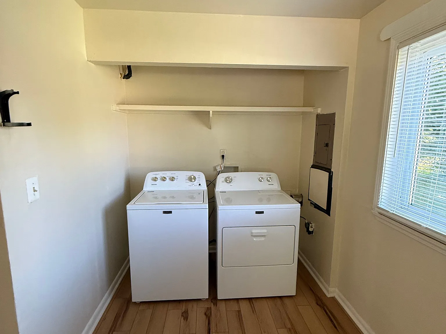 3 bed, 875 sqft, $1,900 — Photo 3