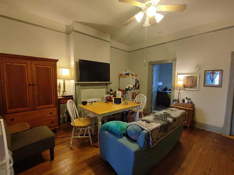 320 W Hall St #B — Photo 6
