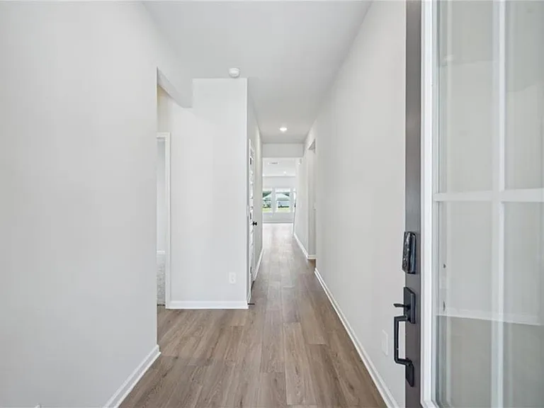 2888 Sweet Red Cir — Photo 2