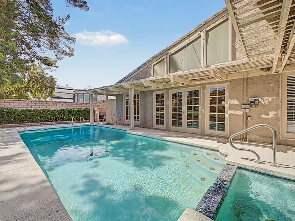 3172 Bel Air Dr, Las Vegas, NV 89109