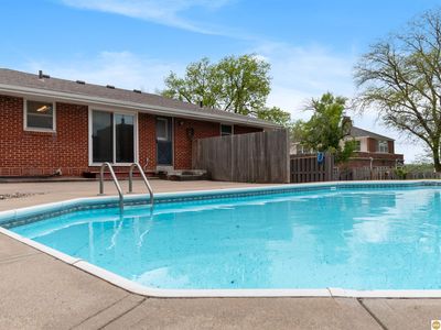 6840 Dodge St, Omaha, NE, 68132