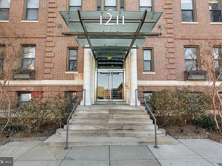 1211 Light St #T6 — Photo 15