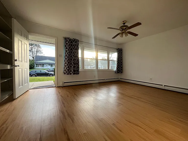2857 Norcom Rd — Photo 4