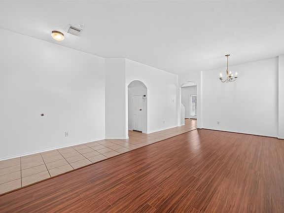 5th image of 9238 Carlin Bend Ln