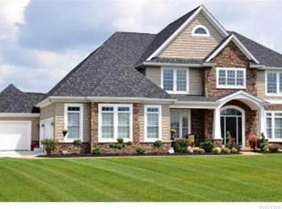 57 Golden Crescent Way, Orchard Park, NY 14127