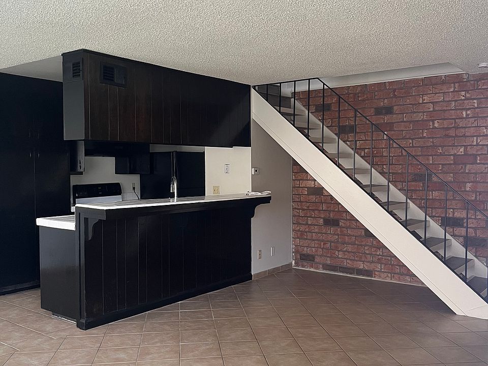 1st image of 2928 Peachtree Dr Unit 2