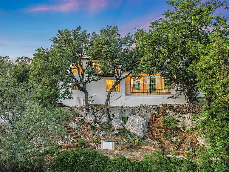 9409 Bell Mountain Dr — Photo 36