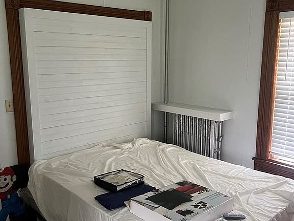 5th image of 36 East Ave APT C