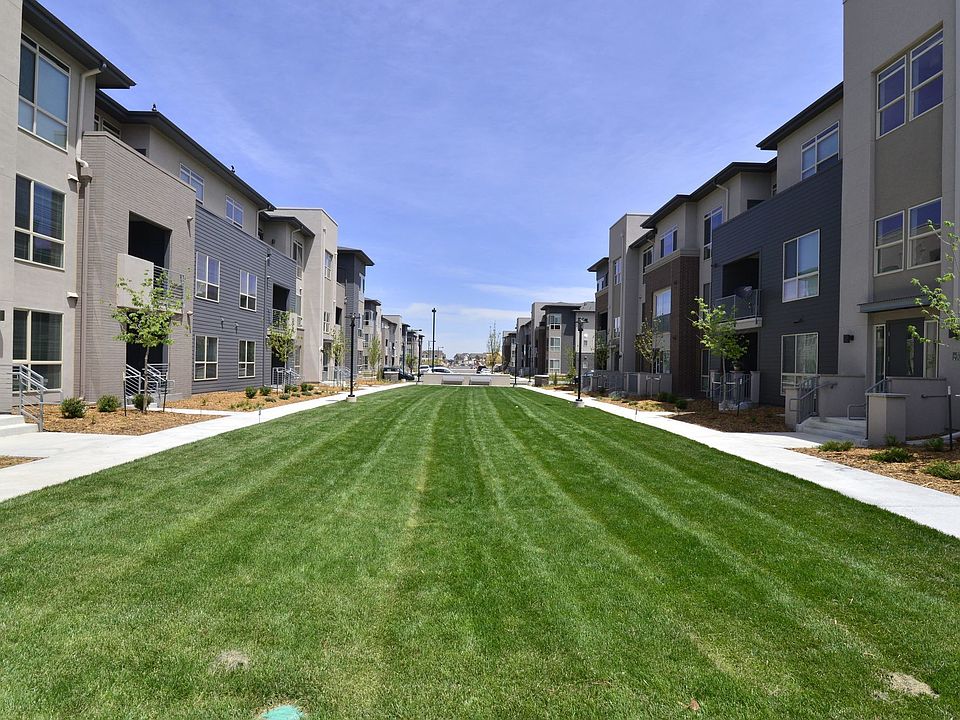 1st image of 4890 Willow St #4820-202