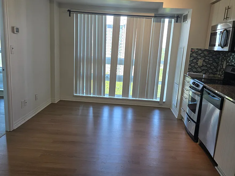 2015 Sheppard Ave E #1408 — Photo 4