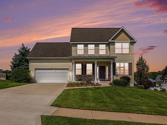 3rd image of 985 River Rock Dr NE