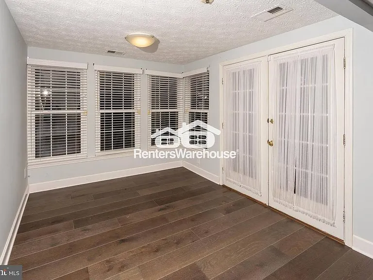 805 Deering Rd — Photo 6