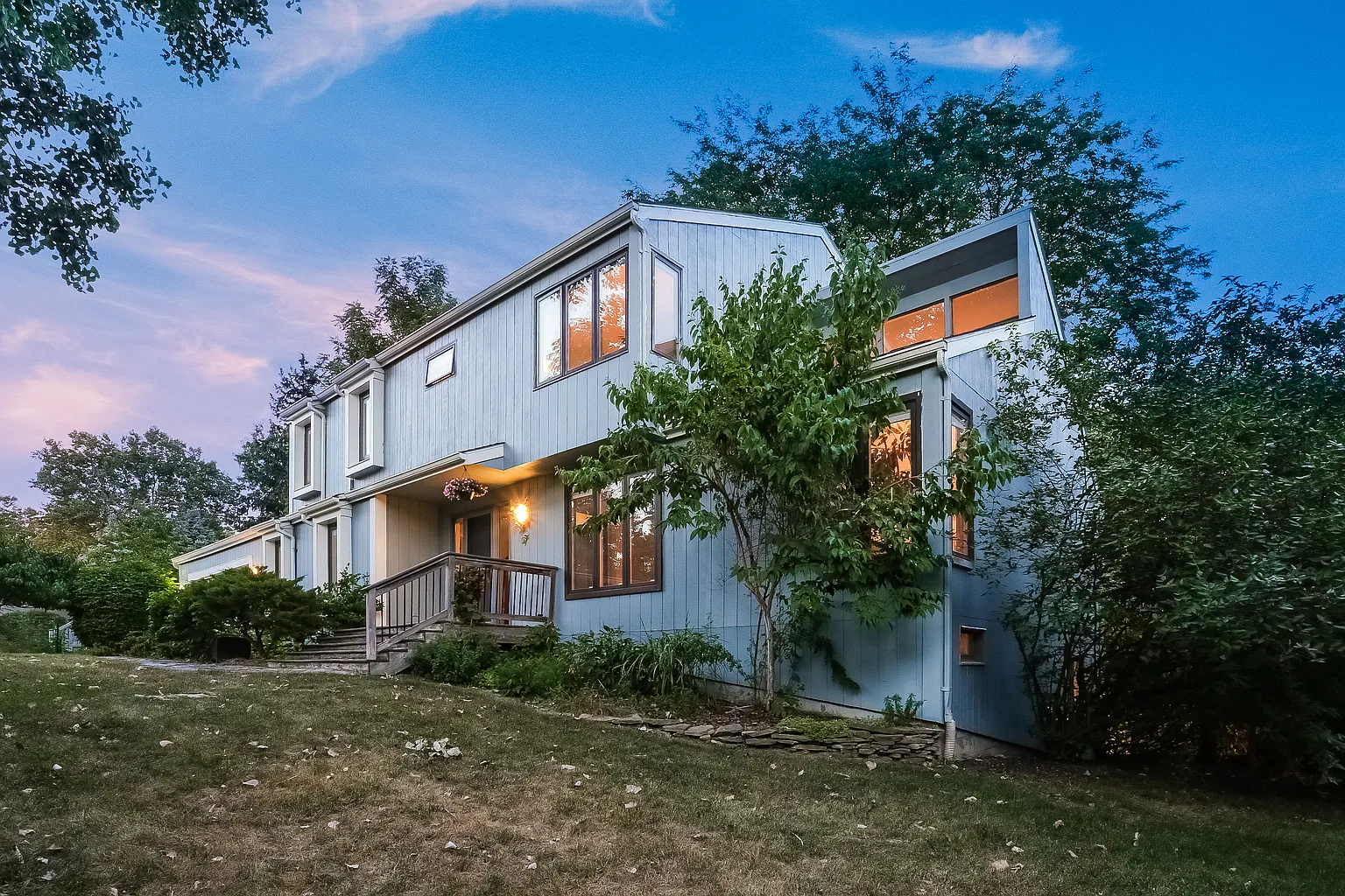3770 Tremont Ln photo 1