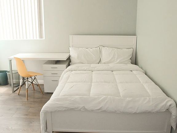 5th image of 1261 W 36th Pl #2-1259-1