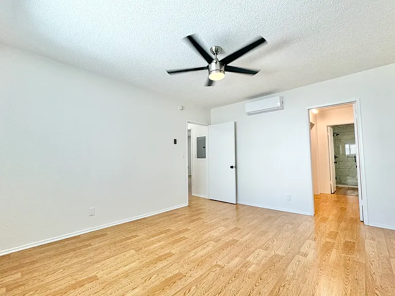 930 S Shenandoah St #8 — Photo 7