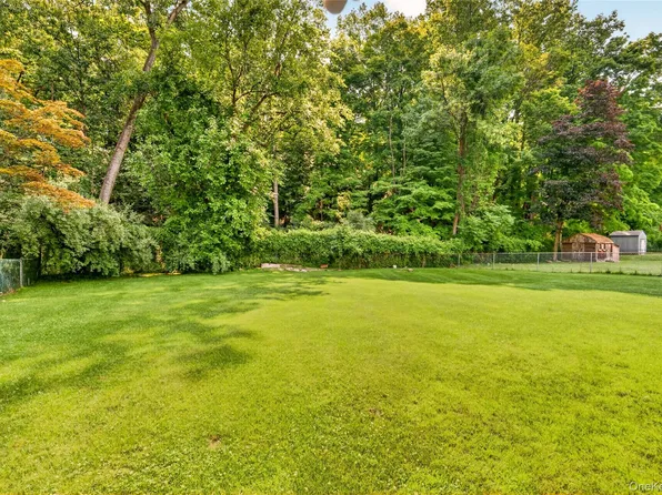 10 Lighthouse Court, Stony Point, NY 10986