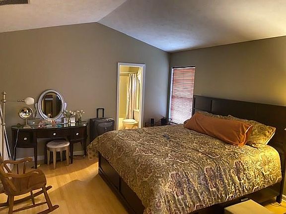 3rd image of 2604 Granada Cir