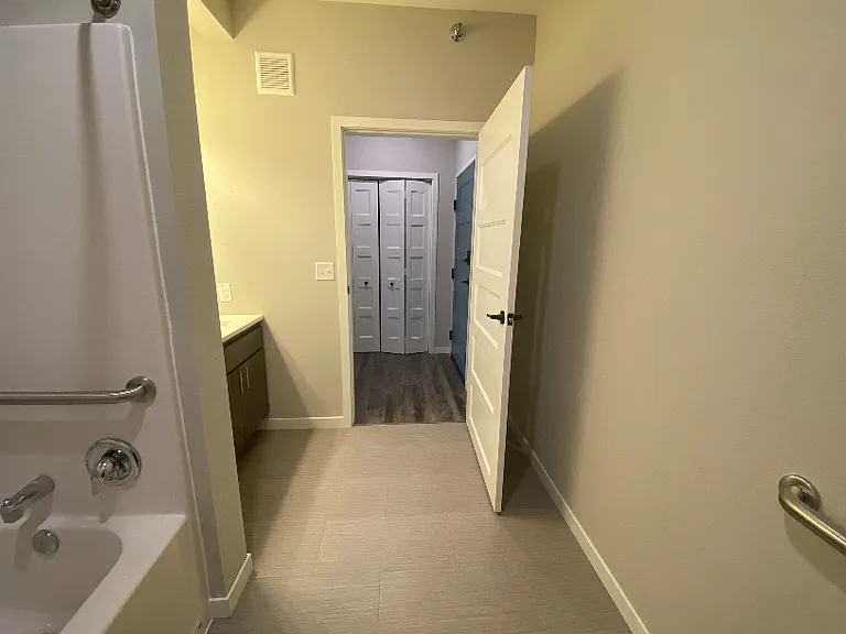 914 15th St N #101 — Photo 9