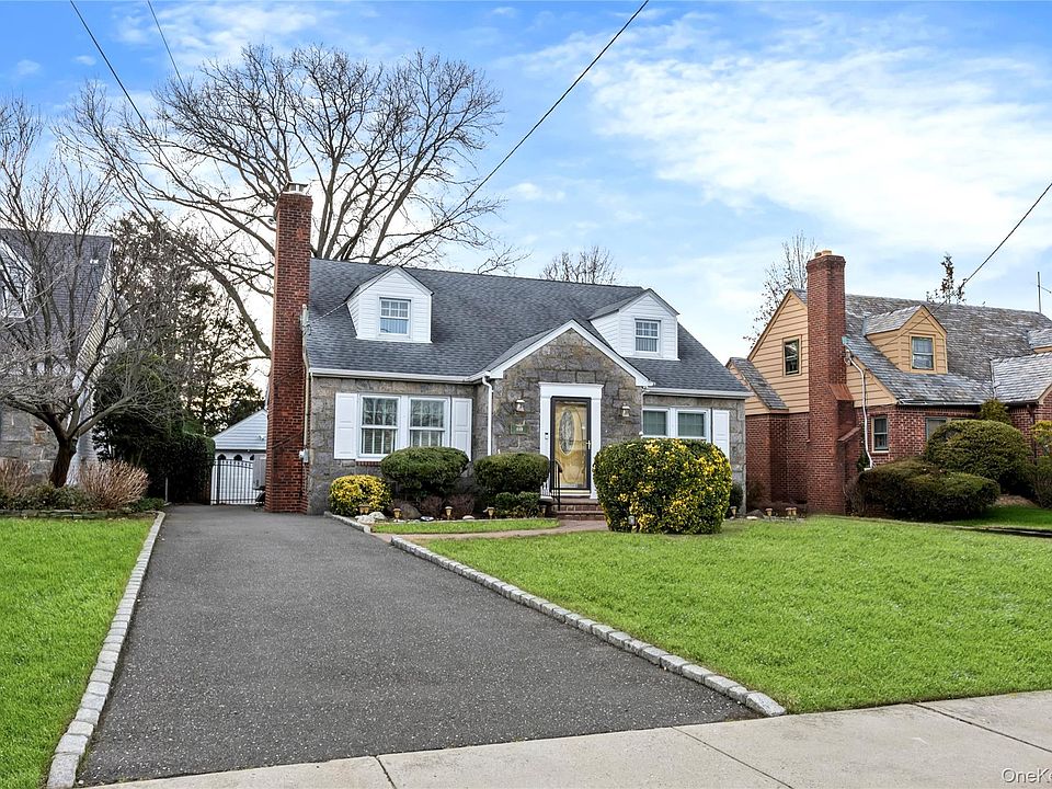 1st image of 449 Mineola Boulevard