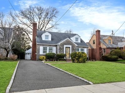 449 Mineola Boulevard, Williston Park, NY, 11596