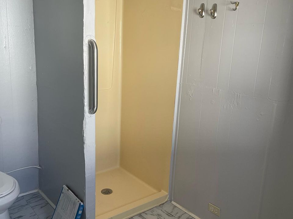 1st image of 32 McMichaels Ct #1