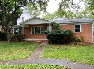 910 Providence Pl, Lexington, VA 24450