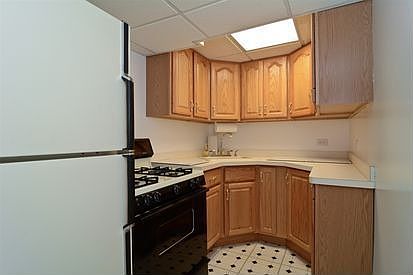 4th image of 1909 E Burr Oak Dr