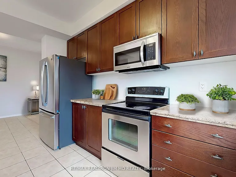 766 Grand Ridge Ave — Photo 5