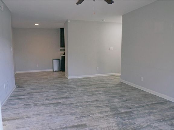 3rd image of 1860 White Oak Dr APT 243