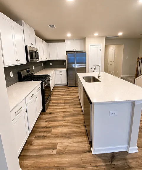 139 Triumph Ave #C — Photo 12