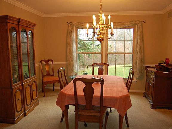 4th image of 132 Kay Dr