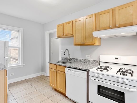 4th image of 7736 N Ashland Ave #3