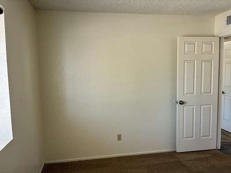 5637 W Yucca St — Photo 29
