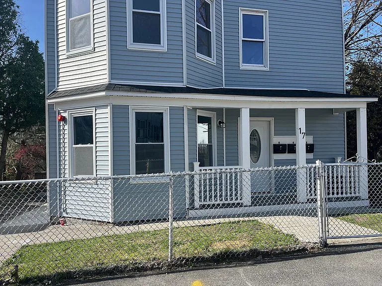 17 Esther St #2 — Photo 5