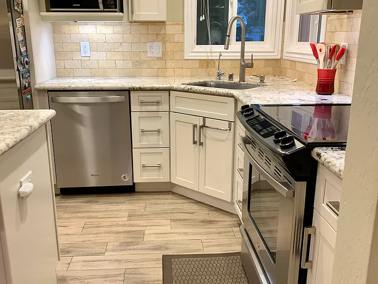 143 Highland Oaks Dr — Photo 6
