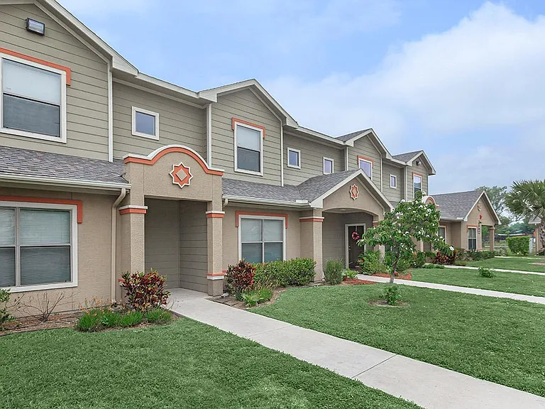 Citrus Gardens — Photo 19