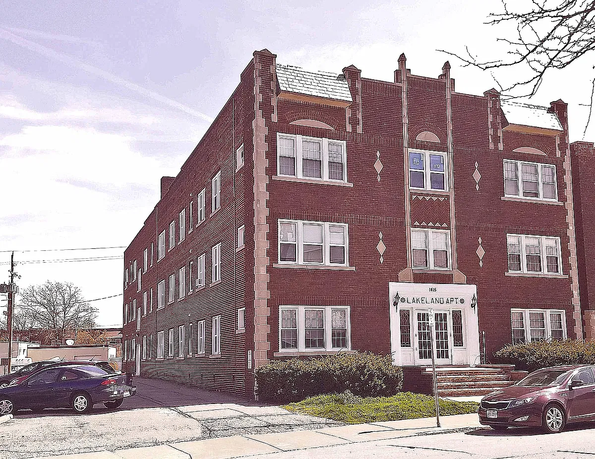 Lakeland Apartments — Photo 3