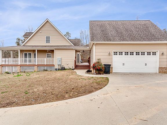 3rd image of 1911 E Bullrun Valley Dr
