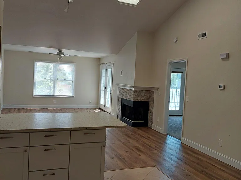 7378 Whitehall Colonial Ln — Photo 8